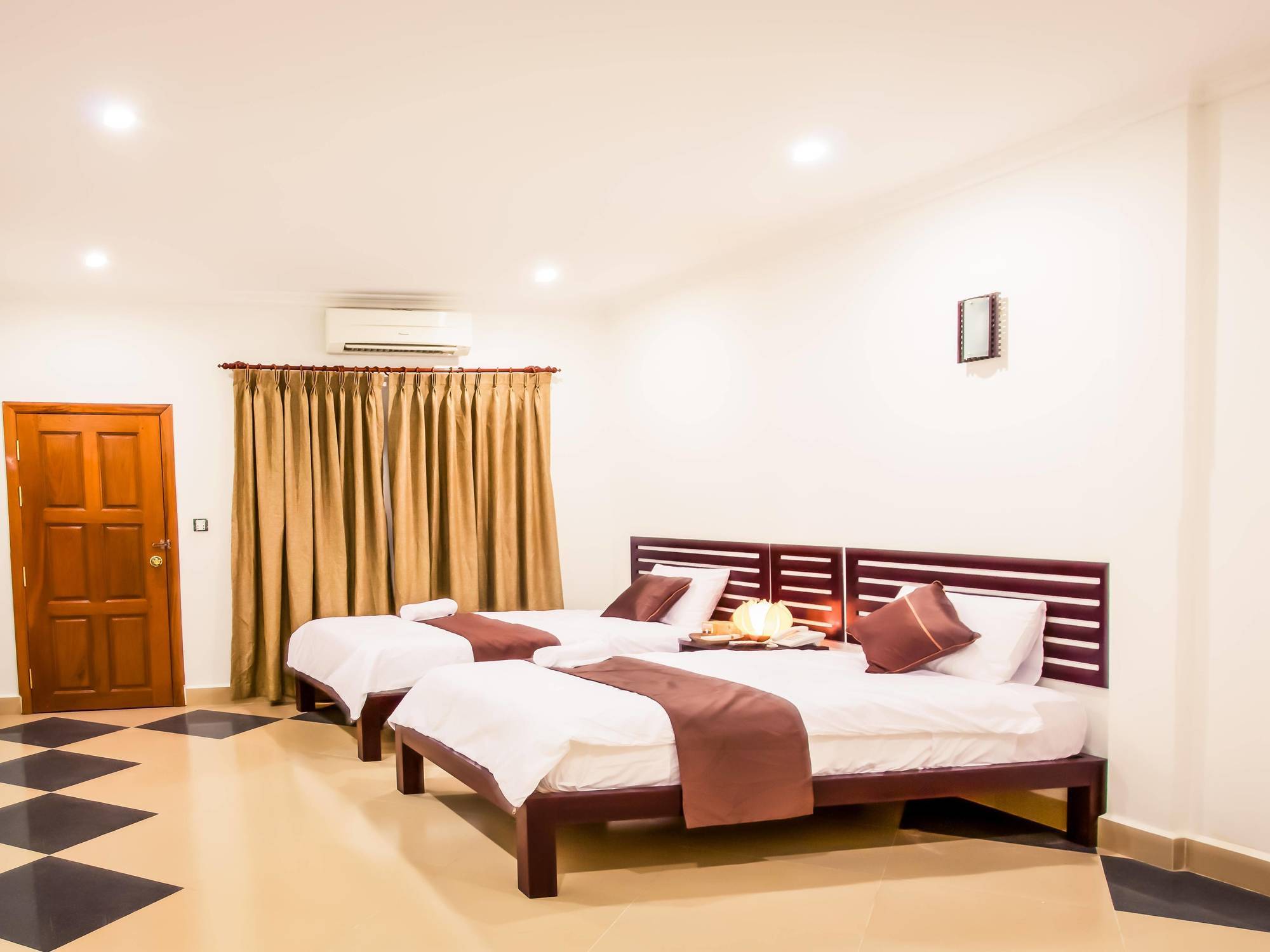 Aime House & Niisaii Apartment Пном Пен Екстериор снимка