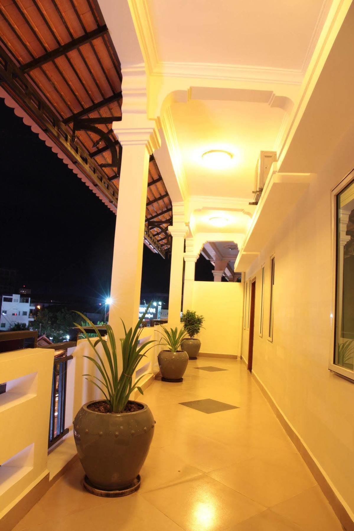Aime House & Niisaii Apartment Пном Пен Екстериор снимка